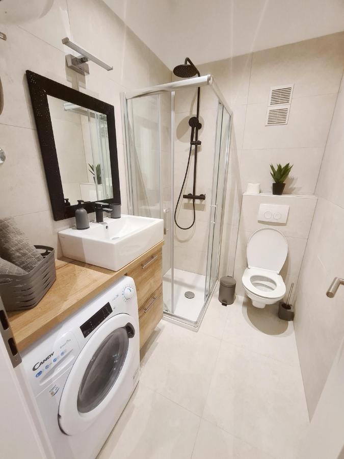 Caligula City Center Apartment Пула Екстериор снимка